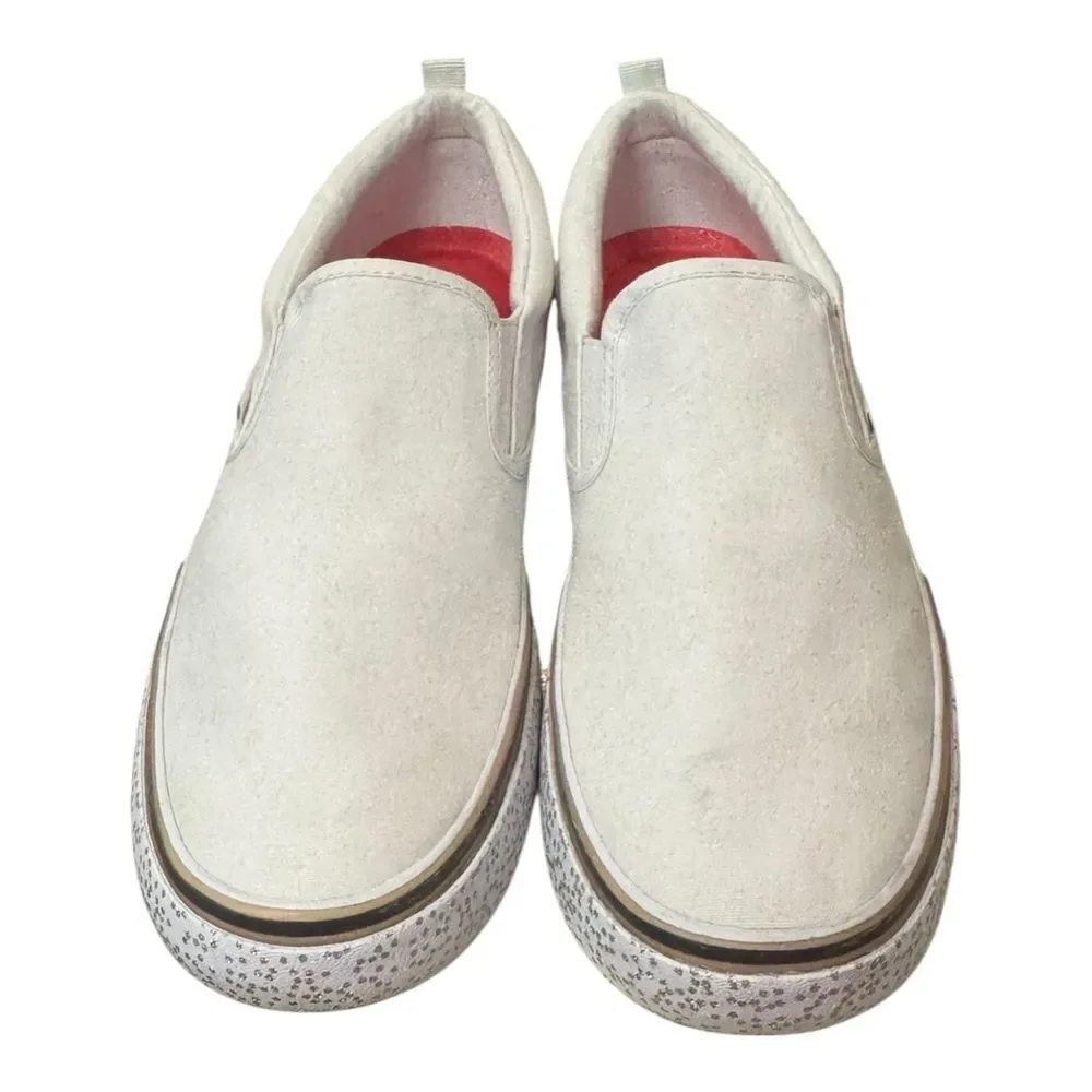 Skechers Sparked Low-Top White Canvas Women's Slip-on Sneakers 9